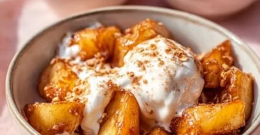 Barde Äpfel aus dem Air Fryer mit Zimt und Nüssen