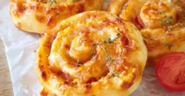 Vegetarische Blätterteigschnecken mit leckerer Füllung.