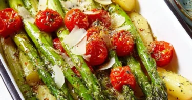 Gerösteter Grüner Spargel im Backofen mit Olivenöl und Gewürzen